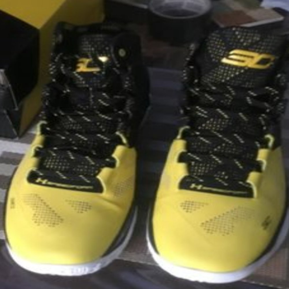 Curry 2 yellow and black Men Sneakers size 11.5